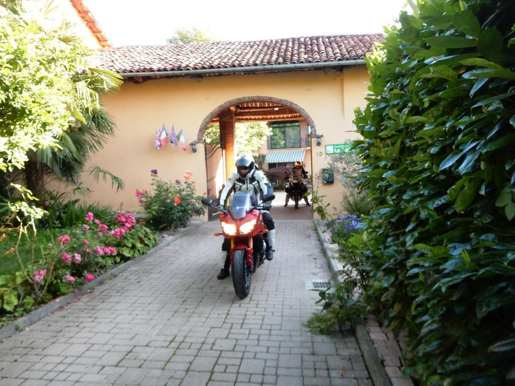 Bed&Breakfast La Siepe Pinerolo Esterno foto